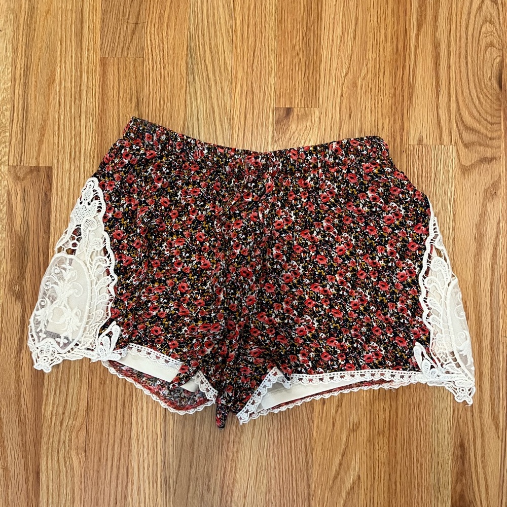 Floral flowy shorts